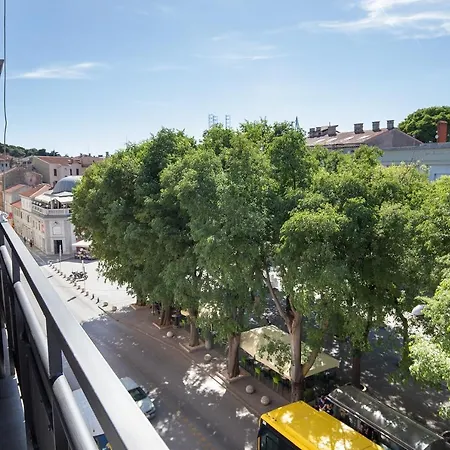 아파트 Golden Gate